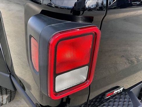 New 2026 Jeep Gladiator Sport image 27