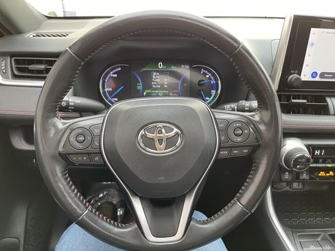 Used 2023 Toyota RAV4 SE image 12