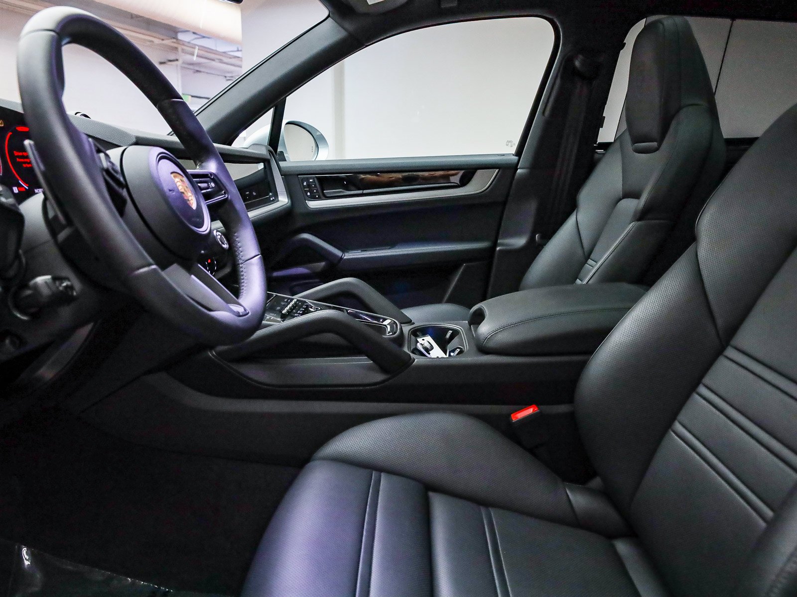 Certified 2025 Porsche Cayenne S AWD/4WD image 22