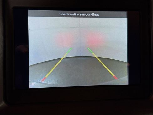 Used 2022 Dodge Charger SXT w/ Driver Convenience Group image 19