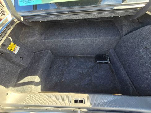 Used 2006 Lincoln Town Car Signature image 11