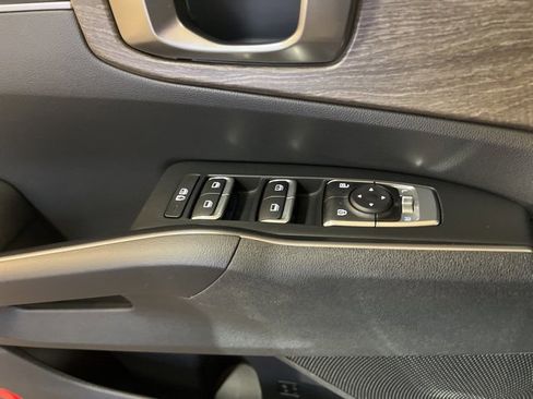 Certified 2023 Kia Sorento S w/ Panoramic Sunroof Package image 16