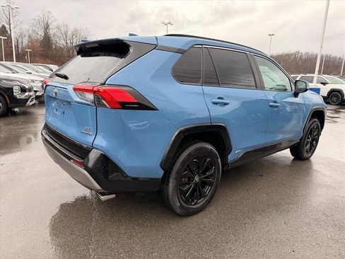 Used 2024 Toyota RAV4 SE w/ Convenience Package image 11