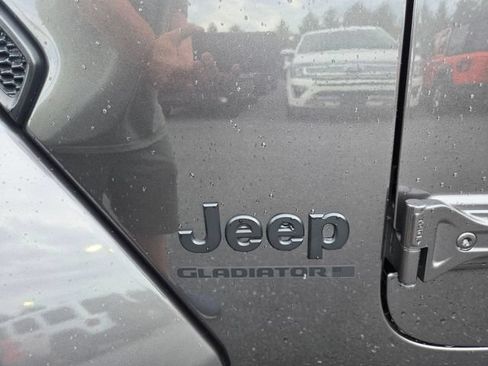 Used 2023 Jeep Gladiator Sport AWD/4WD image 24