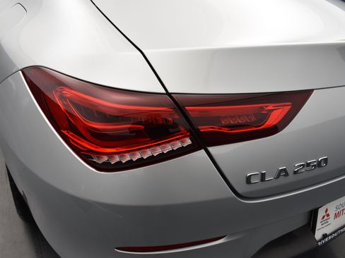 Used 2022 Mercedes-Benz CLA 250 4MATIC image 7