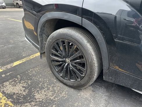 Used 2024 Toyota Highlander XSE image 9