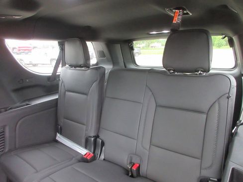 New 2026 GMC Yukon XL Denali w/ Denali Reserve Package AWD/4WD image 13