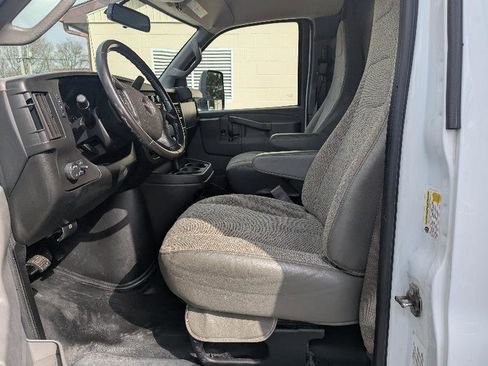Used 2022 GMC Savana 3500 w/ Power Convenience Package image 21