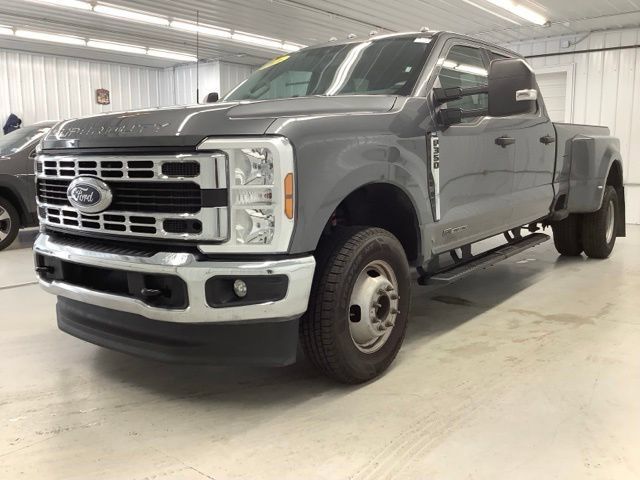 Used 2026 Ford F350 XLT AWD/4WD image 3