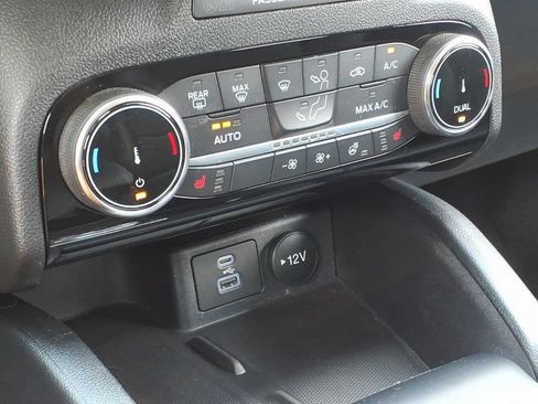 Used 2022 Ford Escape SEL w/ Technology Package AWD/4WD image 16