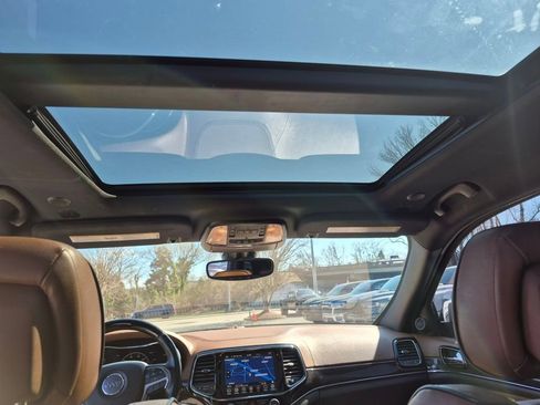 Used 2020 Jeep Grand Cherokee Overland image 13