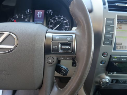 Used 2017 Lexus GX 460 Luxury image 30