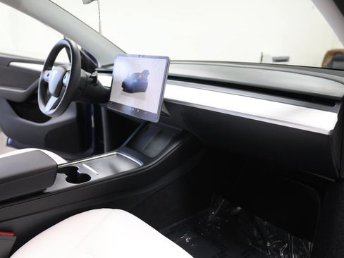 Used 2023 Tesla Model Y Long Range AWD/4WD image 41