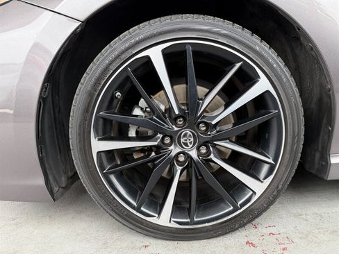 Used 2019 Toyota Camry XSE FWD image 38