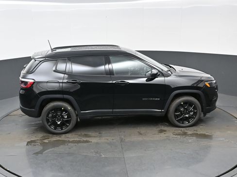 New 2026 Jeep Compass Latitude AWD/4WD image 26