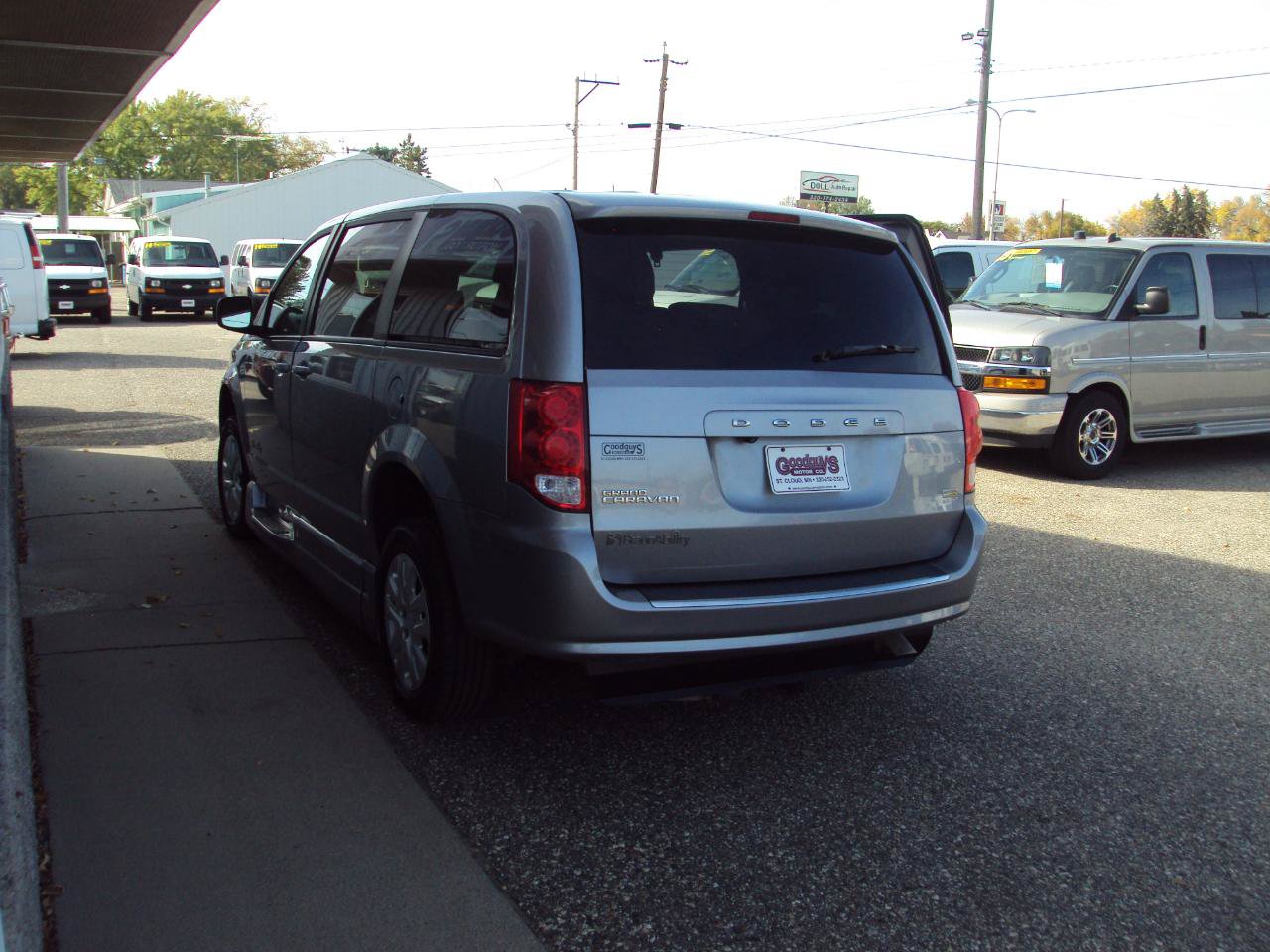 Used 2018 Dodge Grand Caravan SE w/ Power Convenience Group I FWD image 5