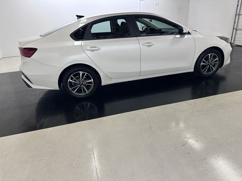 Used 2024 Kia Forte LXS FWD image 17