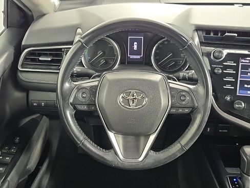 Used 2019 Toyota Camry SE image 18