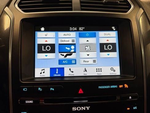 Used 2018 Ford Explorer Limited w/ Equipment Group 301A AWD/4WD image 27
