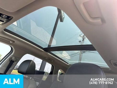 Used 2023 Kia Sorento SX AWD/4WD image 38
