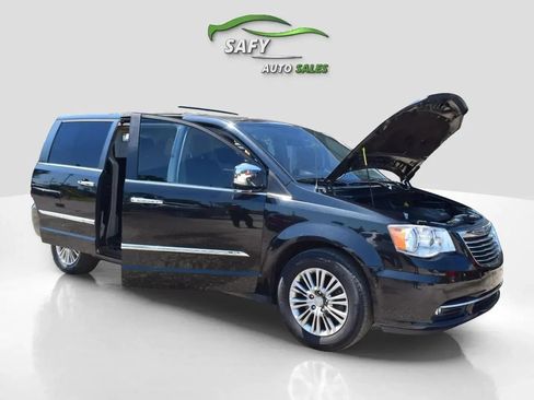 Used 2015 Chrysler Town & Country Touring-L w/ Trailer Tow Group image 15