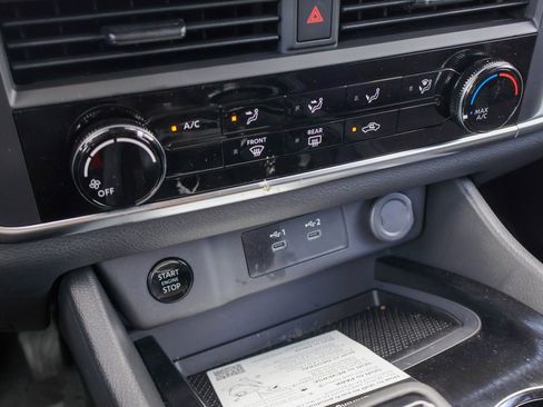 Certified 2025 Nissan Rogue S image 14