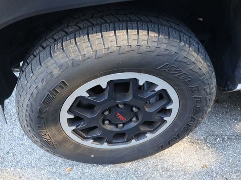 Used 2025 Toyota 4Runner TRD Off-Road image 4