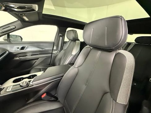 Used 2024 Cadillac Lyriq Tech RWD image 5