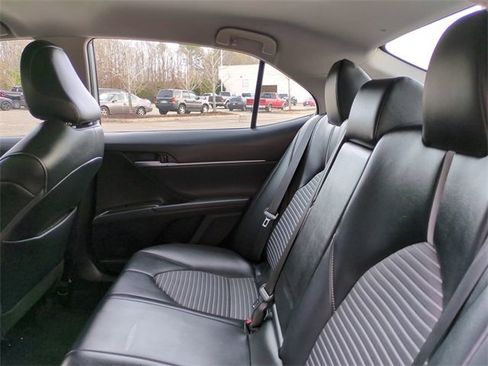 Used 2023 Toyota Camry SE image 13