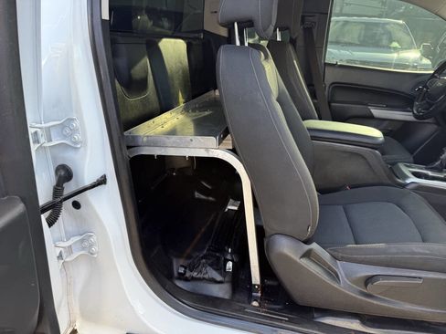 Used 2022 Chevrolet Colorado LT w/ Fleet Safety Package RWD image 17
