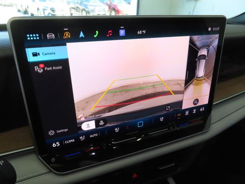 New 2026 Volkswagen Tiguan SEL R-Line image 19