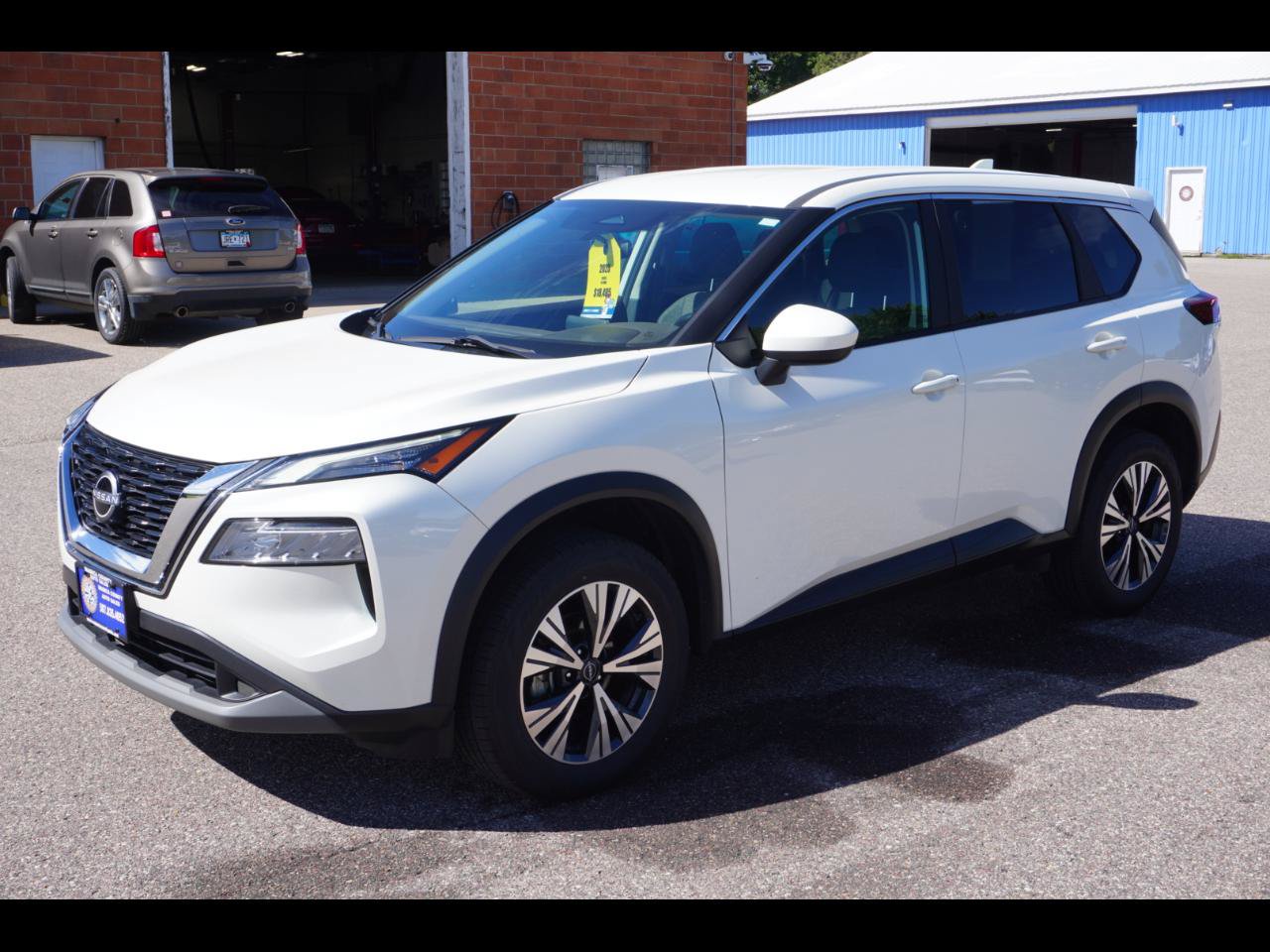 Used 2023 Nissan Rogue SV AWD/4WD image 1