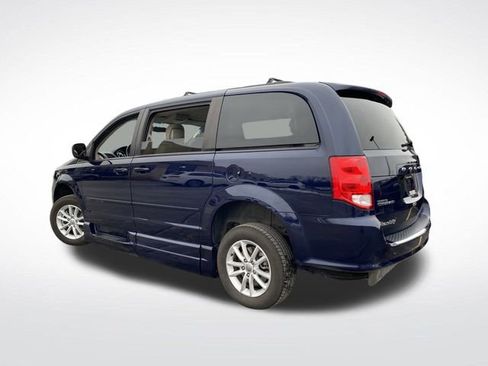 Used 2016 Dodge Grand Caravan SXT w/ UConnect Hands-Free Group image 4