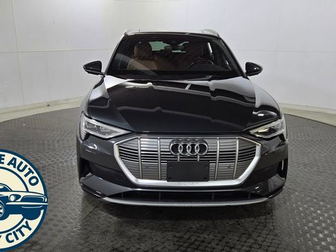 Used 2021 Audi e-tron Premium Plus w/ Premium Plus Package AWD/4WD image 2