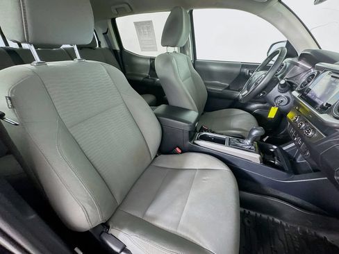 Used 2019 Toyota Tacoma SR5 RWD image 27