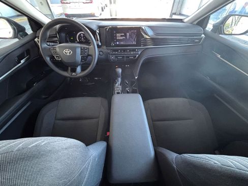 Used 2025 Toyota Camry LE image 37