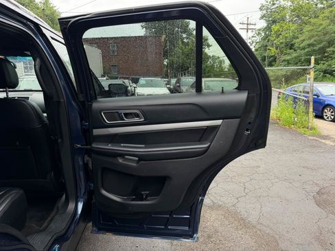 Used 2016 Ford Explorer XLT w/ Equipment Group 202A AWD/4WD image 33