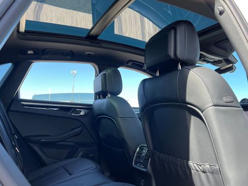 New 2026 Porsche Macan image 23