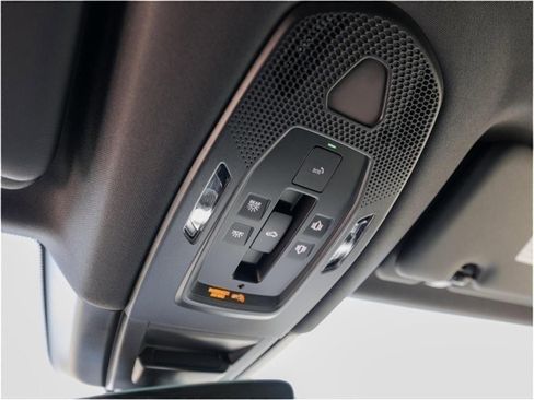 New 2025 Porsche Cayenne image 21