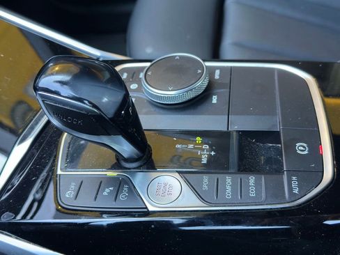 Used 2019 BMW 330i Sedan w/ Convenience Package RWD image 16