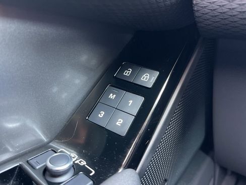 Used 2023 Land Rover Range Rover Velar S image 20