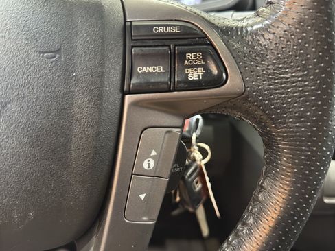 Used 2015 Honda Pilot Touring image 27