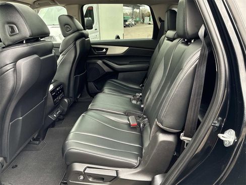Used 2023 Acura MDX SH-AWD image 18
