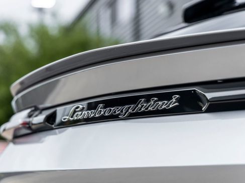Used 2020 Lamborghini Urus image 13