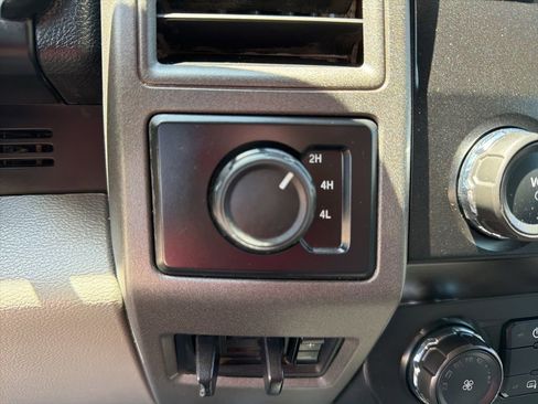 Used 2019 Ford F250 XL w/ Power Equipment Group AWD/4WD image 39