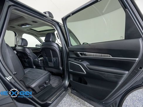 Used 2024 Kia Telluride SX Prestige w/ Towing Package AWD/4WD image 37