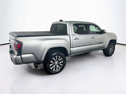 Used 2022 Toyota Tacoma Limited AWD/4WD image 9