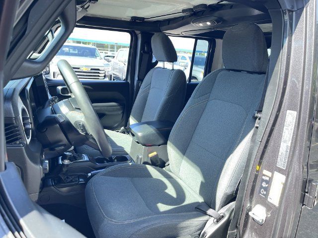 Used 2024 Jeep Wrangler Unlimited w/ Convenience Group AWD/4WD image 18