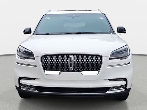 Used 2020 Lincoln Aviator Reserve w/ Equipment Group 201A image 2