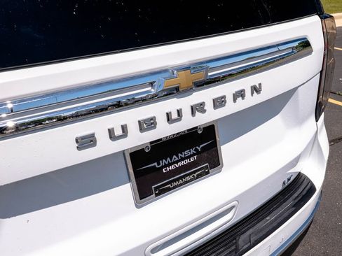 Certified 2024 Chevrolet Suburban LT AWD/4WD image 12